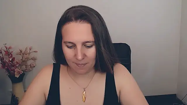 Snapshot of Darklure_ chatting on 09.16.25 Darklure online show from 09.16.25