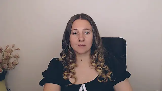 Snapshot of Darklure_ chatting on 09.19.25 Darklure online show from 09.19.25