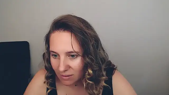 Snapshot of Darklure_ chatting on 09.24.25 Darklure online show from 09.24.25