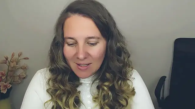 Snapshot of Darklure_ chatting on 10.01.25 Darklure online show from 10.01.25