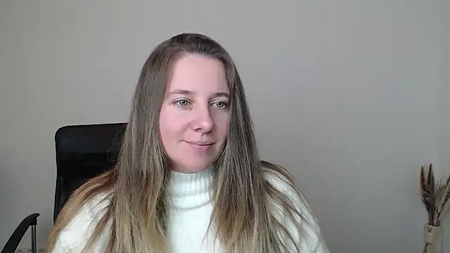 Snapshot of Darklure_ chatting on 10.29.25 Darklure online show from 10.29.25