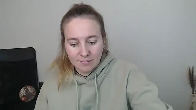 Snapshot of Darklure_ chatting on 11.02.25 Darklure online show from 11.02.25