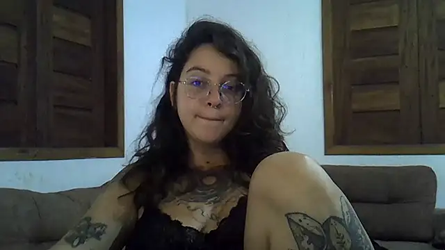 Snapshot of Blue_Liz chatting on 05.12.26 Blue Liz online show from 05.12.26
