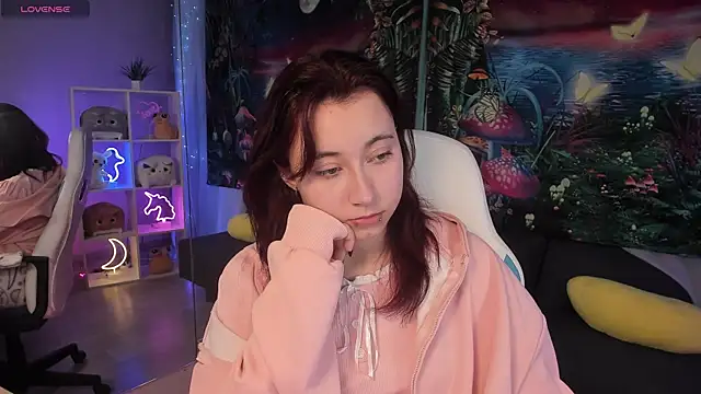 ClaraParks online show from 10.25.25