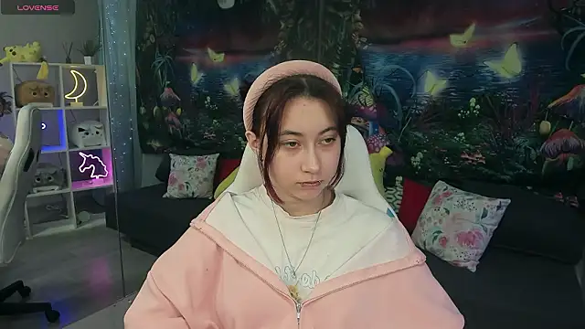 ClaraParks online show from 02.04.26