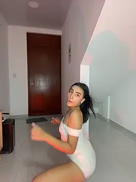 Lily  18 online show from 11.14.25