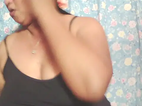 hotolivia34 online show from 12.14.25