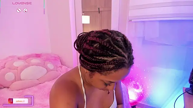 Snapshot of _Zahara_ chatting on 11.20.25 Zahara online show from 11.20.25