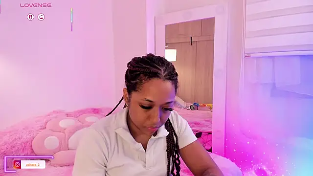 Snapshot of _Zahara_ chatting on 11.21.25 Zahara online show from 11.21.25