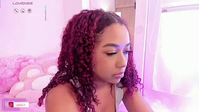 Snapshot of _Zahara_ chatting on 12.13.25 Zahara online show from 12.13.25