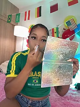 Snapshot of _Zahara_ chatting on 06.14.26 Zahara online show from 06.14.26
