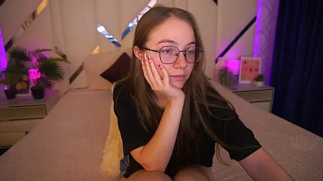 ArrinaWairr online show from 11.14.25