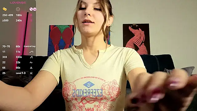 TrixiBell online show from 11.22.25