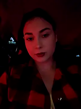 Snapshot of SaraViss20 chatting on 09.28.25 SaraViss20 online show from 09.28.25