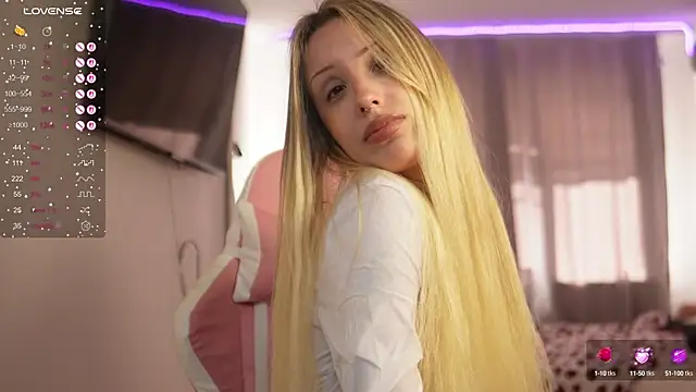 Snapshot of Di_flame chatting on 10.01.25 Di flame online show from 10.01.25