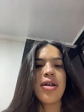 JuanitaMore01 online show from 04.21.26