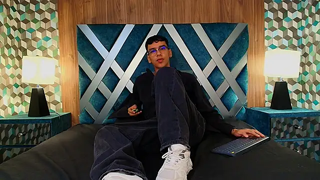 Aiden Royce online show from 09.11.25