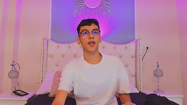 Aiden Royce online show from 09.13.25