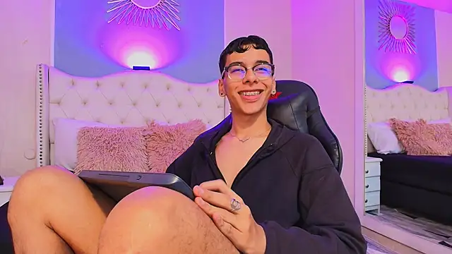 Aiden Royce online show from 09.22.25