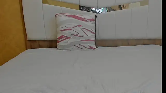 Snapshot of MimiXo99 chatting on 10.29.25 MimiXo99 online show from 10.29.25