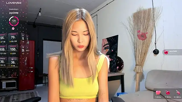 Snapshot of Korean_blink chatting on 07.24.26 Korean blink online show from 07.24.26
