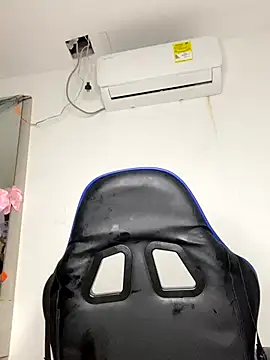 Rousevans  online show from 11.01.25