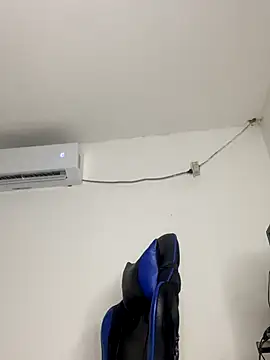 Rousevans  online show from 12.04.25