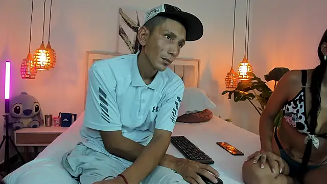 Snapshot of lupeandostin chatting on 06.15.26 lupeandostin online show from 06.15.26