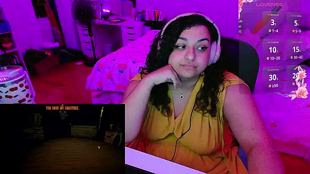 Snapshot of chericheesecake chatting on 10.05.25 chericheesecake online show from 10.05.25