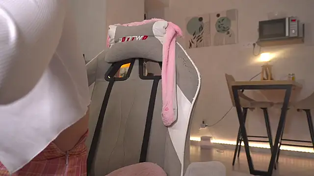 kategoodgirl online show from 11.19.25