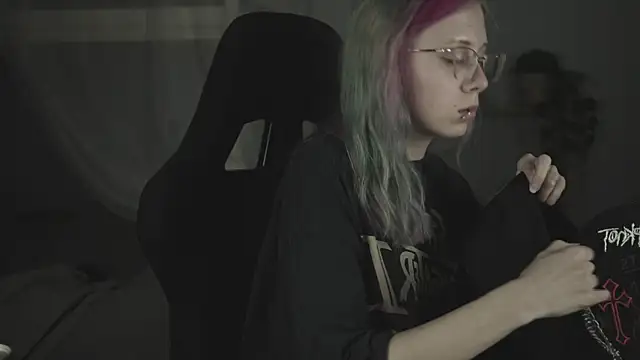 SakuraBliss online show from 11.24.25