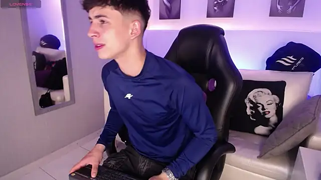 AdrianRinaldi online show from 09.12.25