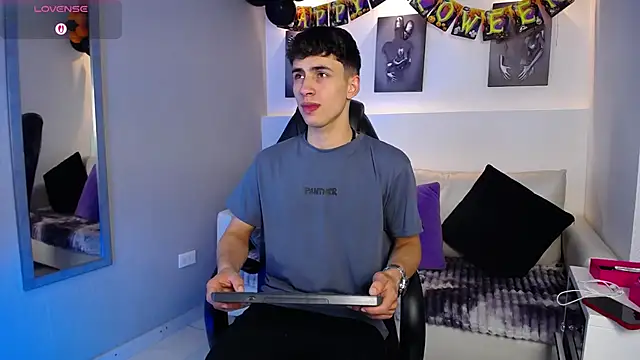 AdrianRinaldi online show from 10.16.25