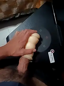 Snapshot of santiidamm chatting on 11.18.25 santiidamm online show from 11.18.25