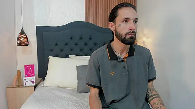 Hisoka 011 online show from 04.08.26