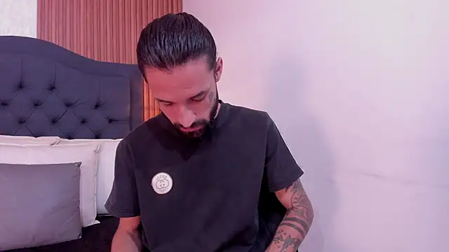 Hisoka 011 online show from 04.10.26