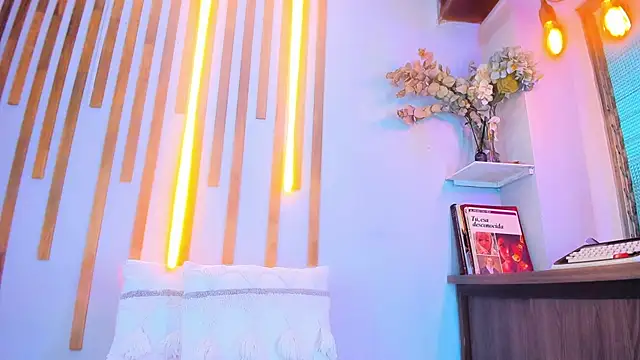 Snapshot of Jennifer_Vega1 chatting on 11.06.25 Jennifer Vega1 online show from 11.06.25