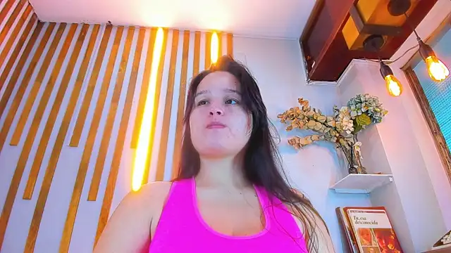 Snapshot of Jennifer_Vega1 chatting on 11.06.25 Jennifer Vega1 online show from 11.06.25