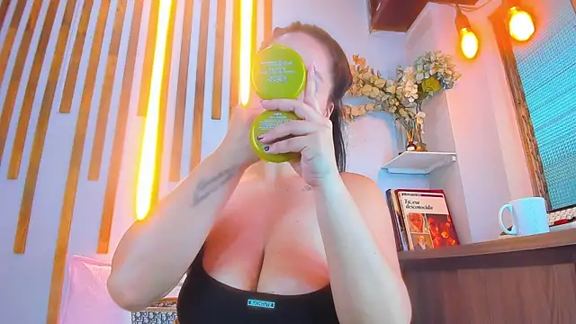 Snapshot of Jennifer_Vega1 chatting on 11.07.25 Jennifer Vega1 online show from 11.07.25