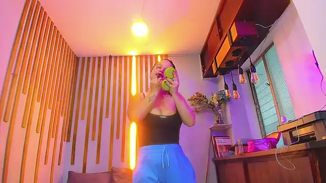 Snapshot of Jennifer_Vega1 chatting on 11.15.25 Jennifer Vega1 online show from 11.15.25