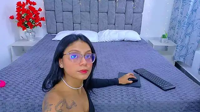 Soffia Konig  online show from 02.11.26