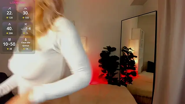 Snapshot of Julia_Giulia chatting on 06.19.26 Julia Giulia online show from 06.19.26