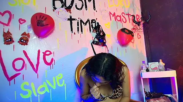 Sweettpleasure online show from 10.28.25