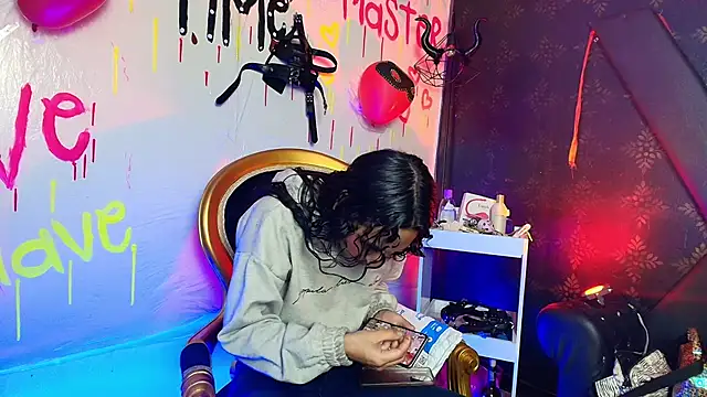 Sweettpleasure online show from 11.05.25