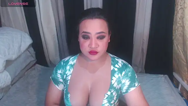 Snapshot of Hotcum_ella chatting on 04.20.26 Hotcum ella online show from 04.20.26