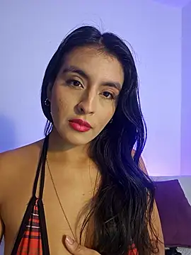 AliishaPss online show from 11.18.25