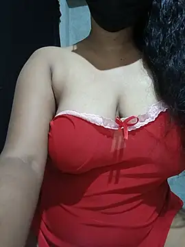 Snapshot of DiyaRoy49 chatting on 06.18.26 DiyaRoy49 online show from 06.18.26