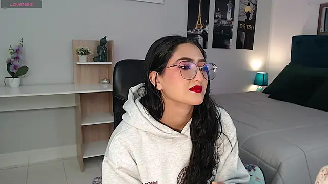 Snapshot of madame_lottie chatting on 09.09.25 madame lottie online show from 09.09.25