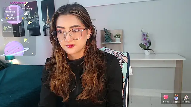 Snapshot of madame_lottie chatting on 09.23.25 madame lottie online show from 09.23.25