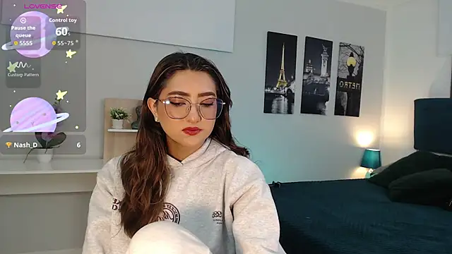 Snapshot of madame_lottie chatting on 09.25.25 madame lottie online show from 09.25.25